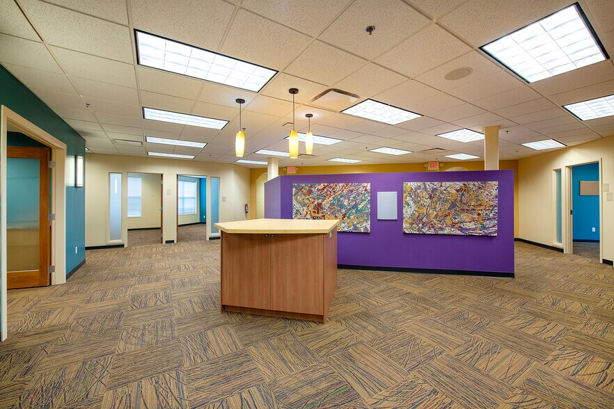 More Photos Of 387 Golfview Ln, Highland Heights Office For Lease