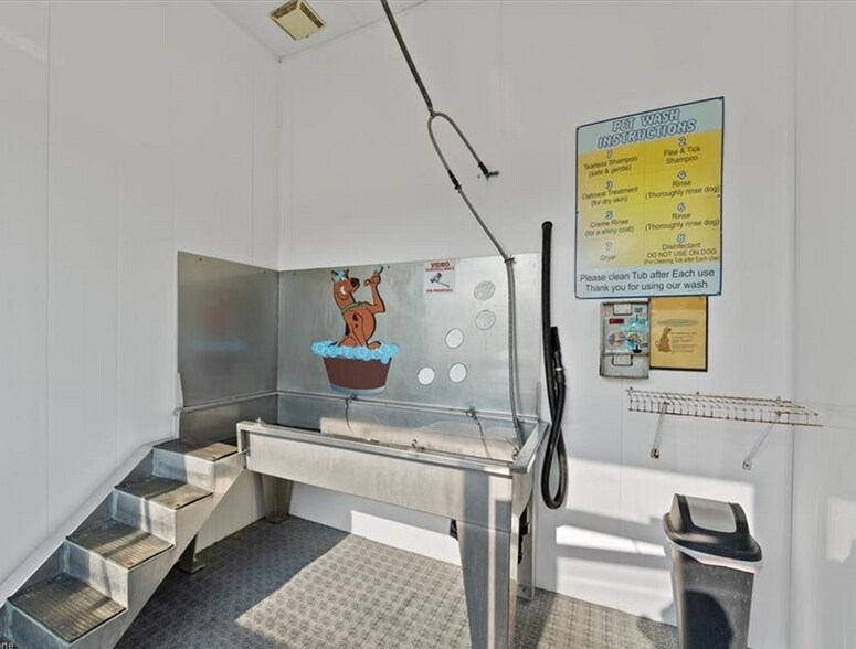 More Photos Of 158 Hwy 20 W, Fonthill Auto Repair For Sale