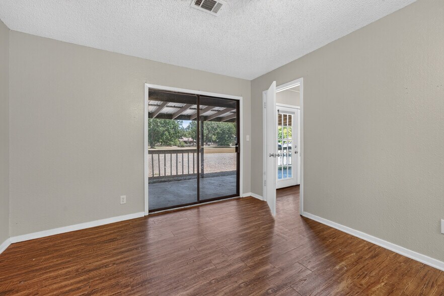 More Photos Of 505 Bub Hayner Rd, Karnack Apartments For Sale