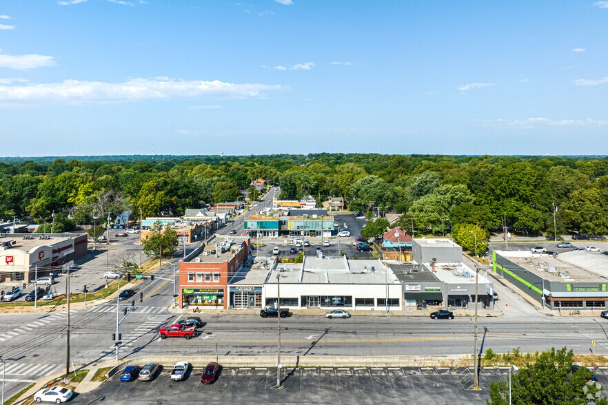 More Photos Of 7428-7434 Wornall Rd, Kansas City Storefront For Lease