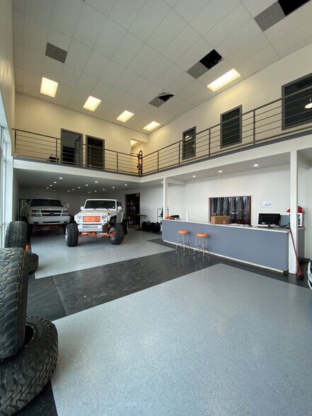 More Photos Of 612 Spring Cypress Rd, Spring Warehouse For Sale