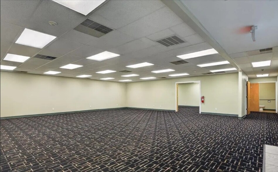 More Photos Of 3111 Normandy Dr, Springfield Office For Sale