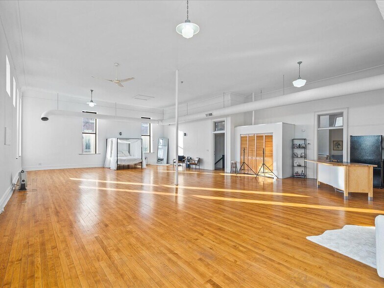 More Photos Of 402 E State St, Rockford General Retail For Sale