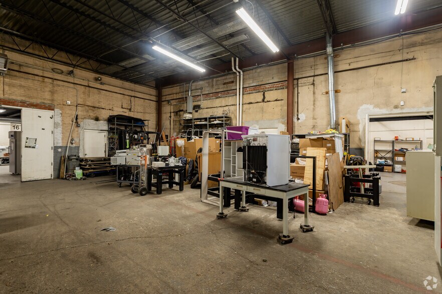 More Photos Of 8805 76th Ave, Glendale Warehouse For Sale