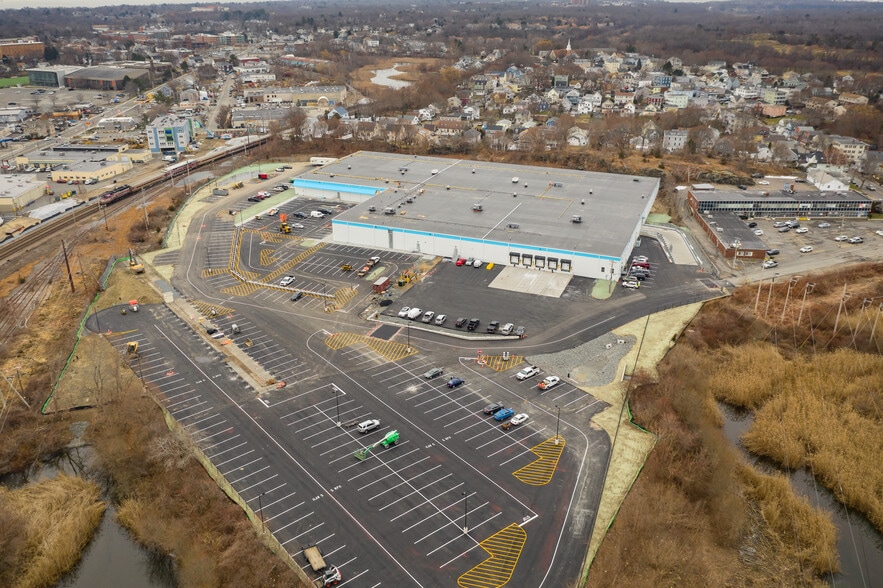 Primary Photo Of 20 Colonial Rd, Salem Warehouse For Lease