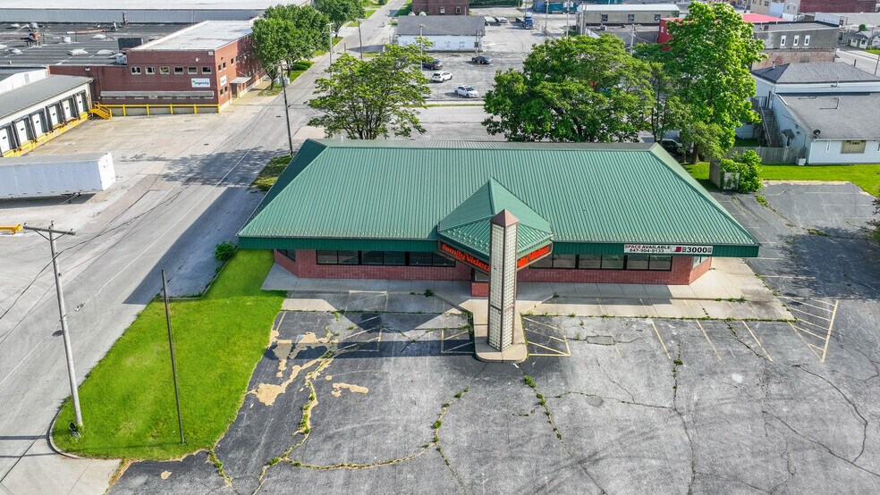 More Photos Of 3220 S Washington St, Marion Freestanding For Lease