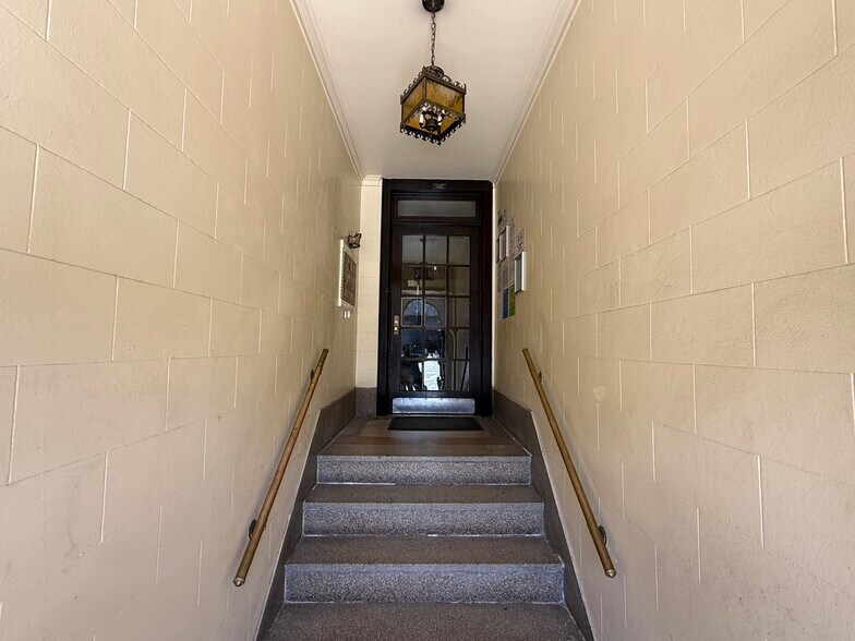 More Photos Of 8161 Woodhaven Blvd, Glendale Apartments For Sale