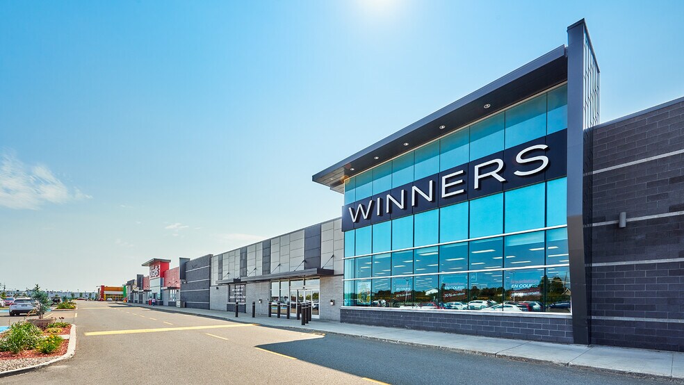 More Photos Of 4605 Boul de l'Auvergne, Québec General Retail For Lease