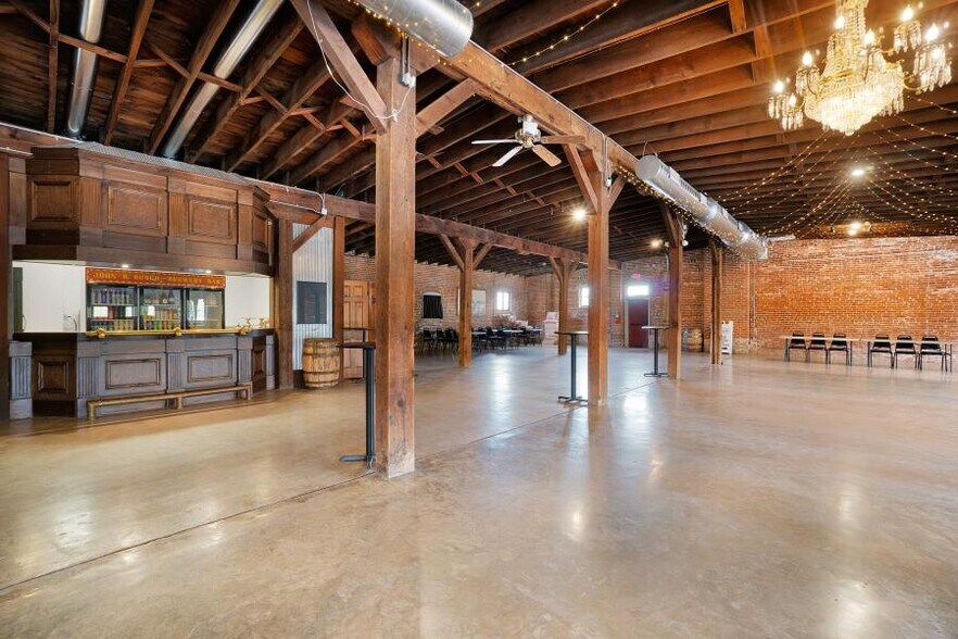 More Photos Of 108 Busch Ave, Washington Freestanding For Sale