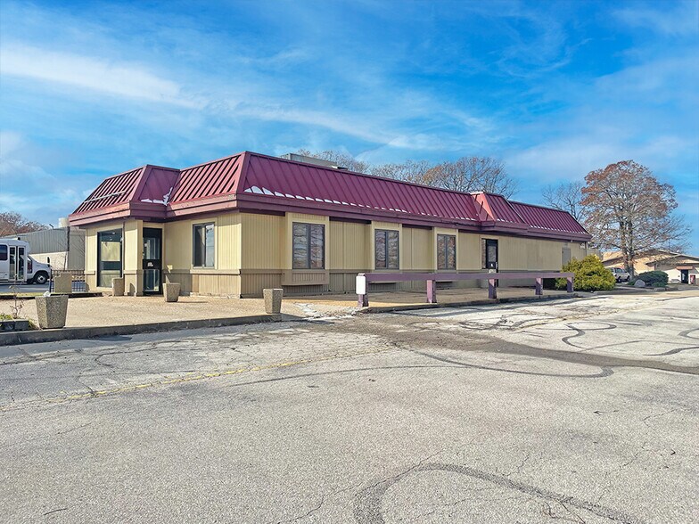 Primary Photo Of 6033 Osage Beach Pky, Osage Beach Restaurant For Sale