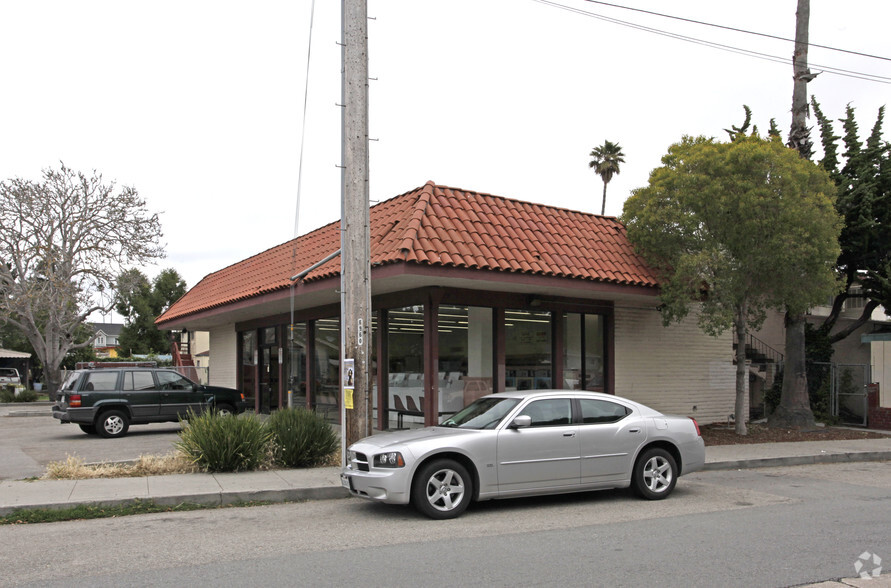 Primary Photo Of 427 Barson St, Santa Cruz Freestanding For Sale