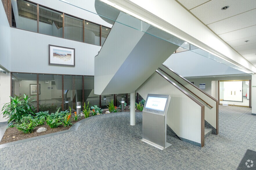 More Photos Of 555 Briarwood Cir, Ann Arbor Office For Lease