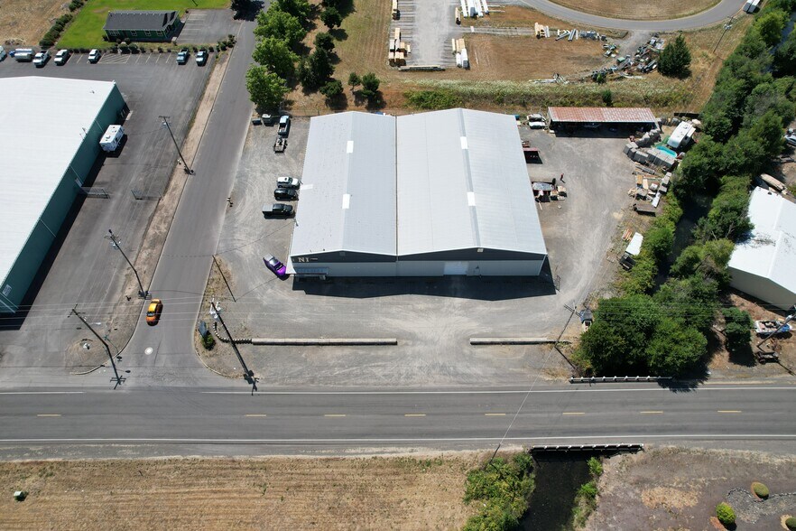 More Photos Of 2079 Deschutes Dr, Stayton Manufacturing For Lease