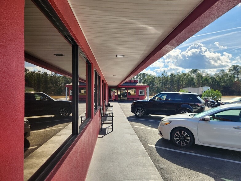 More Photos Of 1417 S First St, Jesup Restaurant For Sale