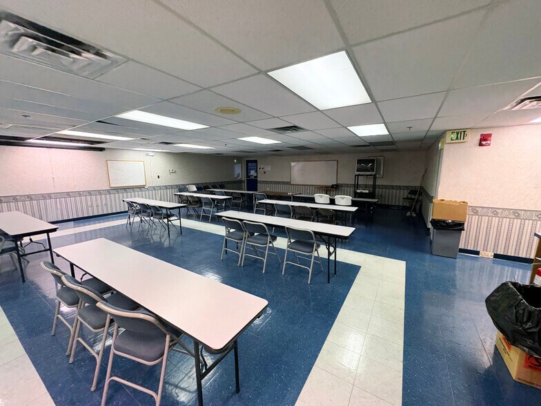 More Photos Of 101 E Industrial Blvd, Logansport Manufacturing For Sale