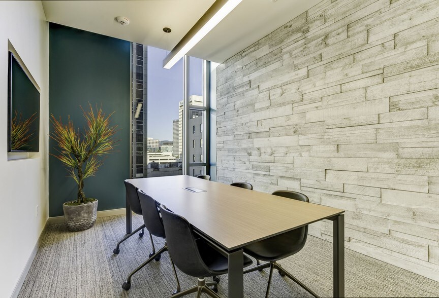 More Photos Of 1640 Broadway, Oakland Apartments For Lease