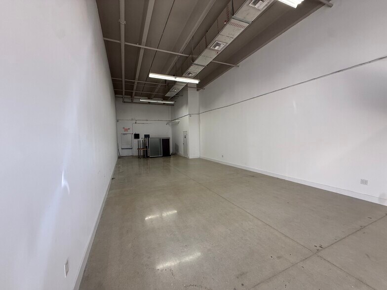 More Photos Of 13115 W Okeechobee Rd, Hialeah Storefront Retail Office For Lease