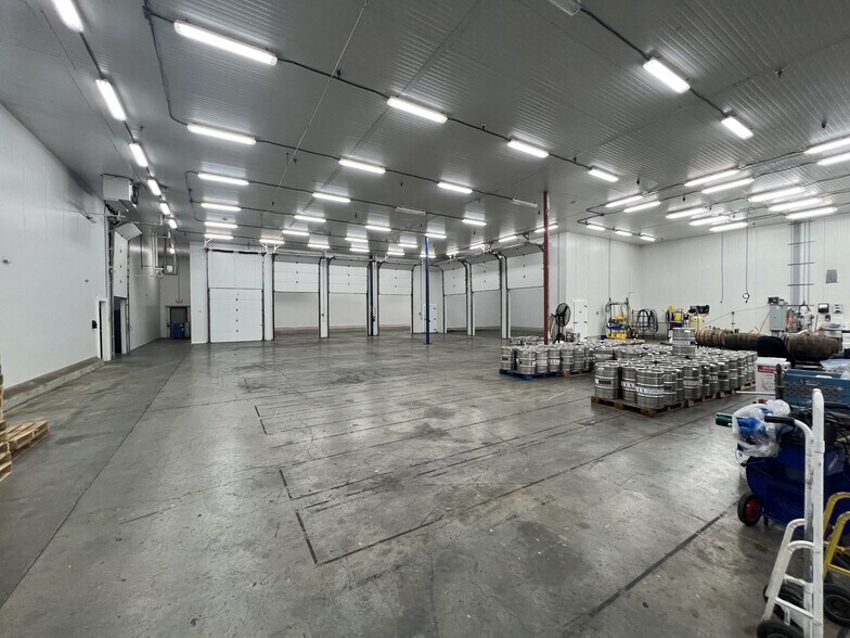 More Photos Of 6750-6770 SW 111th Ave, Beaverton Warehouse For Lease