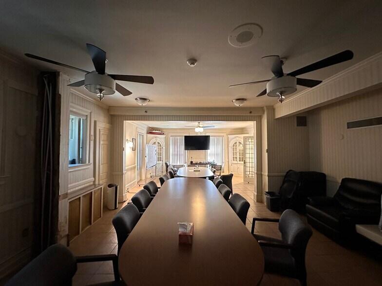 More Photos Of 1205 E Market St, York Office For Sale