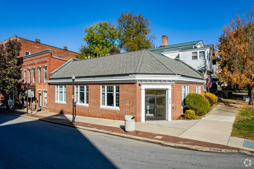 More Photos Of 932 Diamond Park, Meadville Medical For Sale