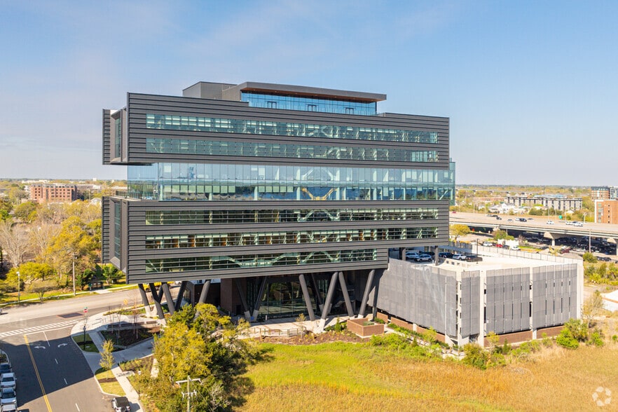 More Photos Of 850 Morrison Dr, Charleston Office For Lease