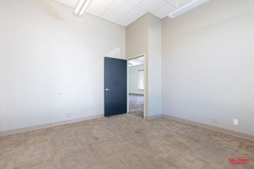 More Photos Of 427 Garden St, Pensacola General Retail For Lease