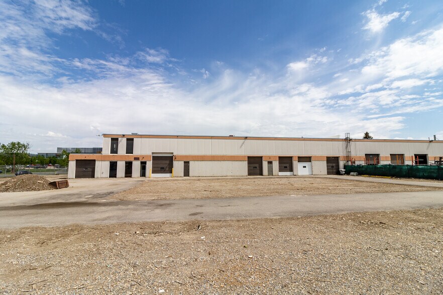 More Photos Of 3501 23rd St NE, Calgary Warehouse For Lease
