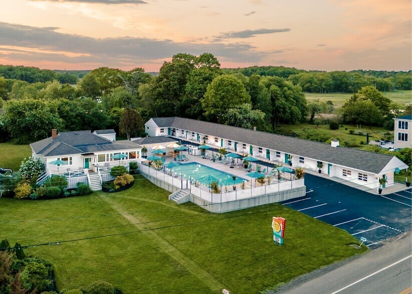 More Photos Of 741 Ocean Blvd, Rye Hotel For Sale