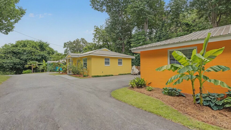 Primary Photo Of 559 Pulaski St, Athens Specialty For Sale