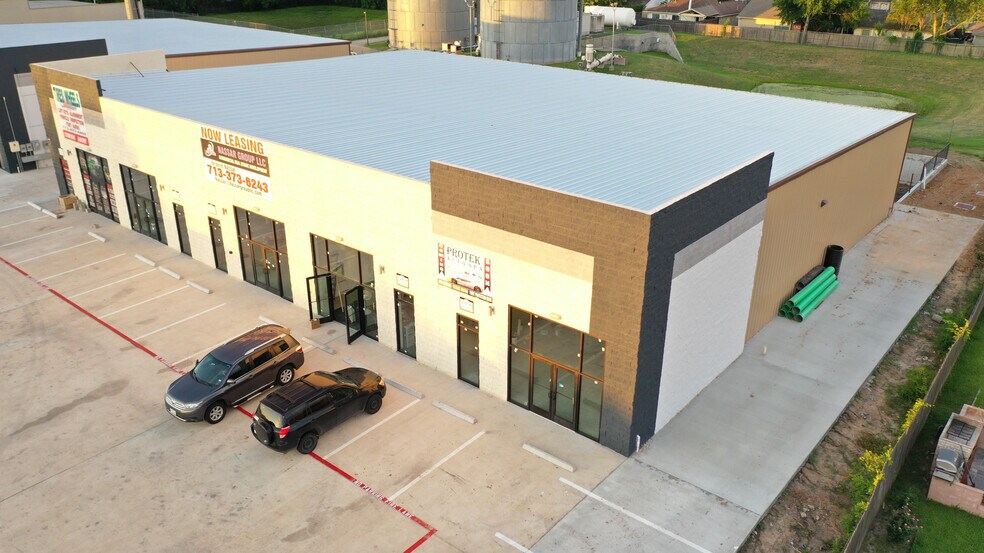 More Photos Of 8463 FM 1464, Richmond Storefront Retail Office For Lease