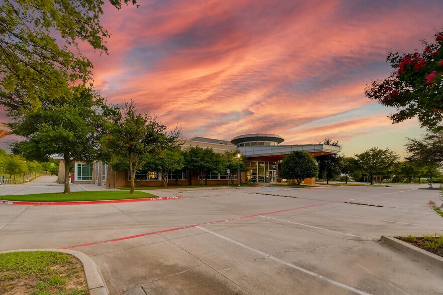 More Photos Of 1545 E Southlake Blvd, Southlake Medical For Lease