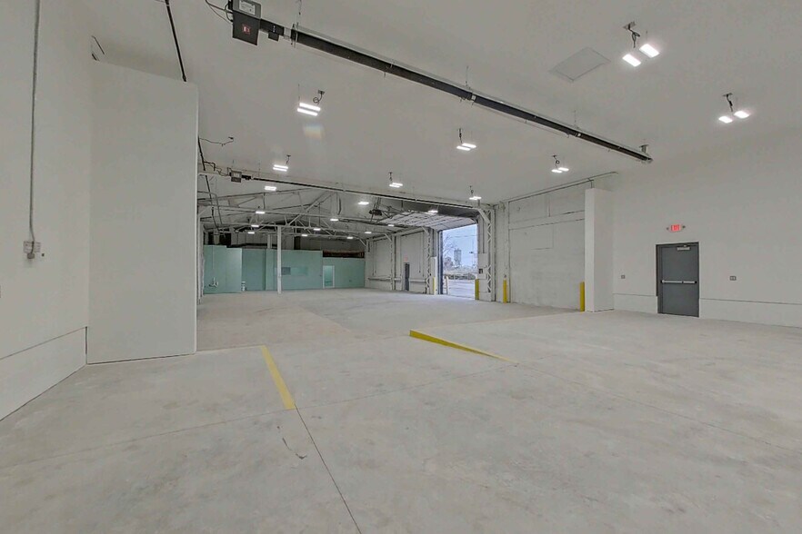 More Photos Of 3108 E Bristol Rd, Burton Warehouse For Lease