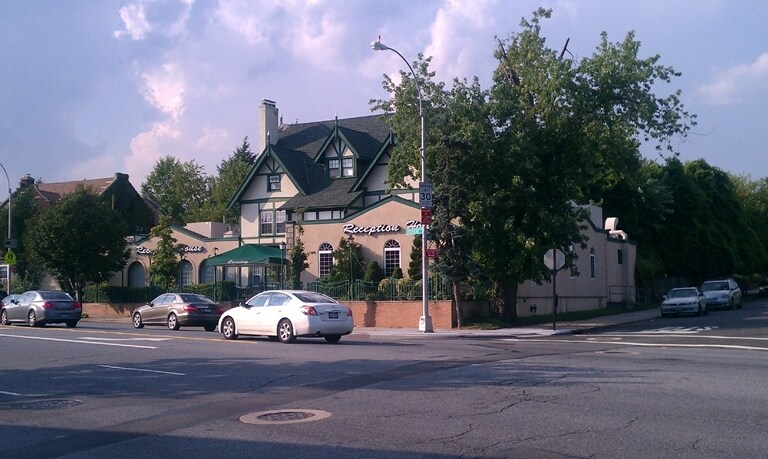 Primary Photo Of 16717 Northern Blvd, Flushing Lodge Meeting Hall For Lease