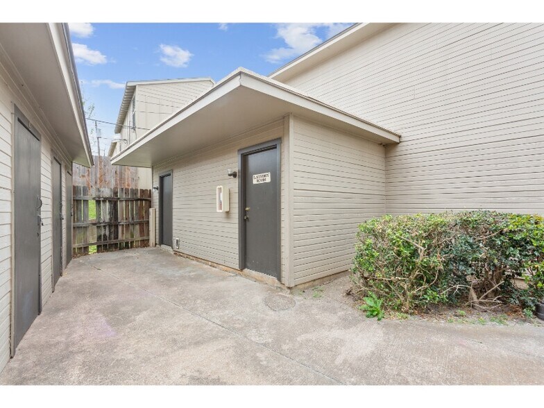 More Photos Of 5506 Kingman St, Waco Apartments For Sale