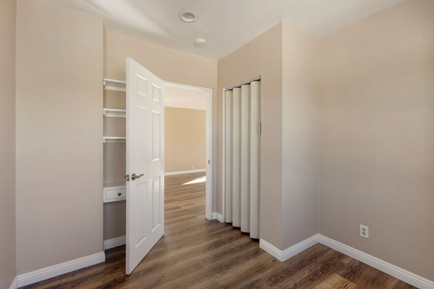 More Photos Of 2351 Cabot St, Los Angeles Apartments For Sale