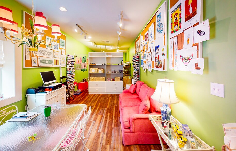 More Photos Of 3117 Franklin Rd SW, Roanoke Storefront For Lease