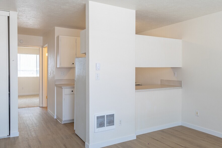 More Photos Of 7606-7720 E Burnside St, Portland Apartments For Sale