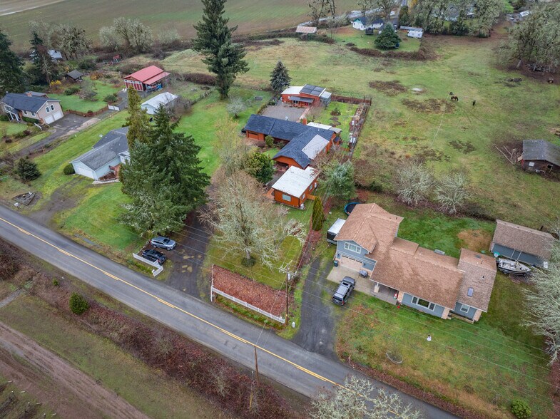 More Photos Of 909 Curry Rd, Roseburg Specialty For Sale