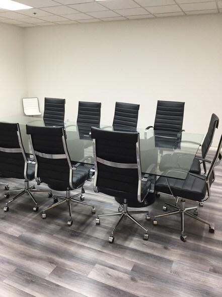 More Photos Of 709 Science Dr, Moorpark Warehouse For Lease