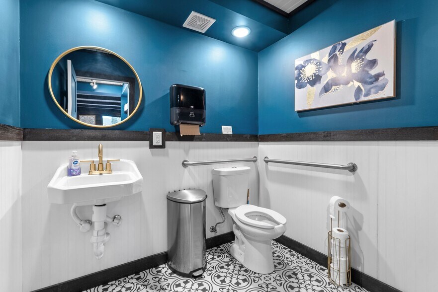 More Photos Of 24217 State Hwy 35, Siren Freestanding For Sale