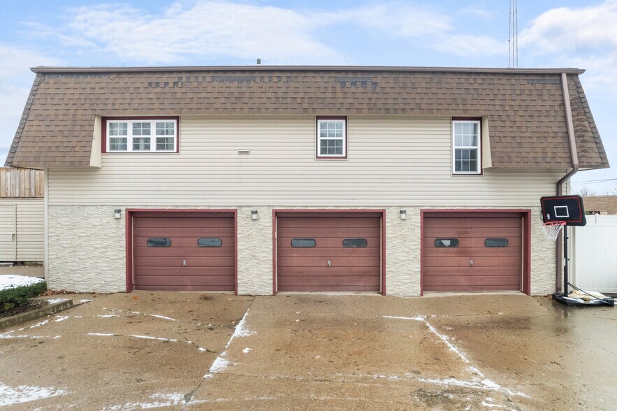 More Photos Of 621 N Halleck St, Demotte Religious Facility For Sale