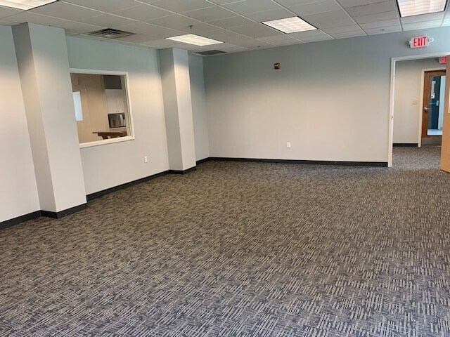 More Photos Of 55-95 West St, Walpole Research And Development For Lease