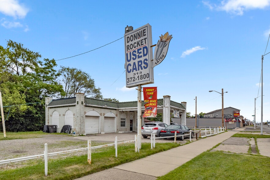 More Photos Of 14760 Gratiot Ave, Detroit Specialty For Sale