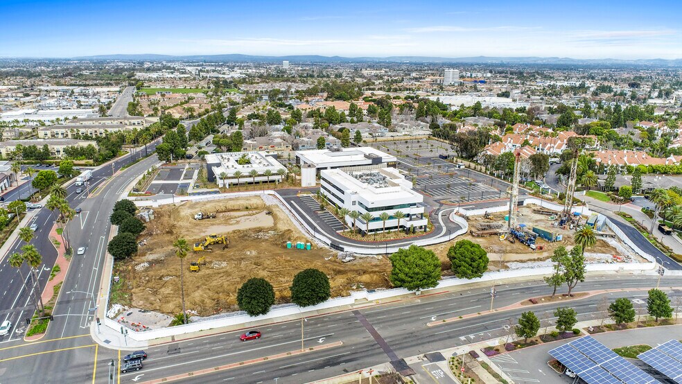 More Photos Of 2134 Main St, Huntington Beach Office For Lease