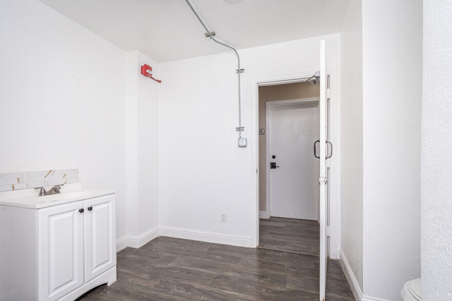 More Photos Of 2255 Bird St, Oroville Apartments For Sale