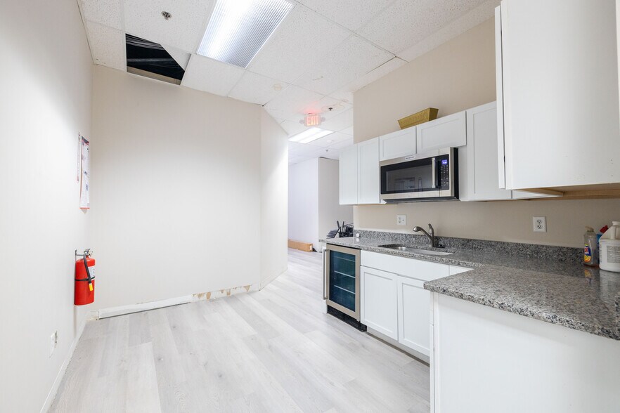More Photos Of 42350 Grand River Ave, Novi Office For Sale