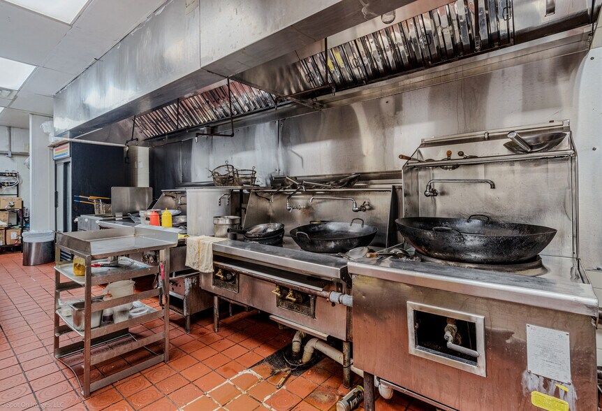 More Photos Of 645 Harwood Rd, Bedford Restaurant For Sale