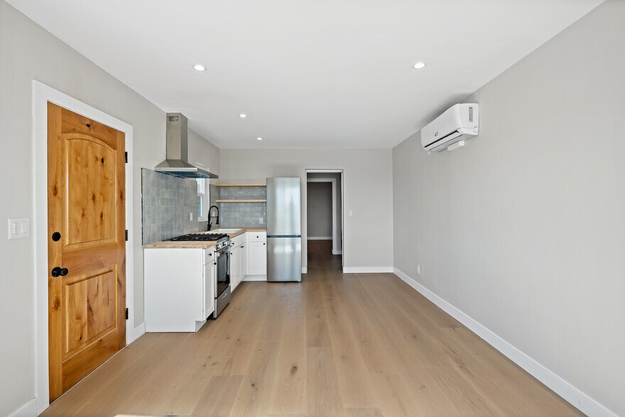 More Photos Of 5339 E Ocean Blvd, Long Beach Apartments For Sale