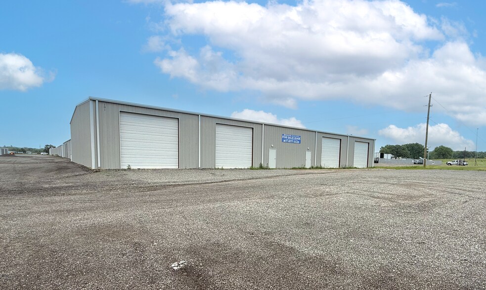 More Photos Of 5640 Eden Rd, Kennedale Unknown For Lease