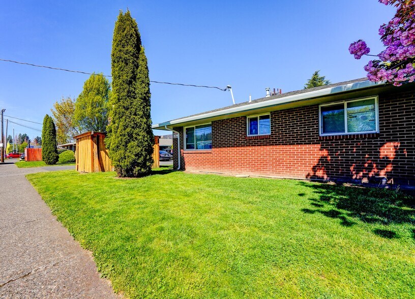 More Photos Of 1049 SE Walnut St, Hillsboro Apartments For Sale